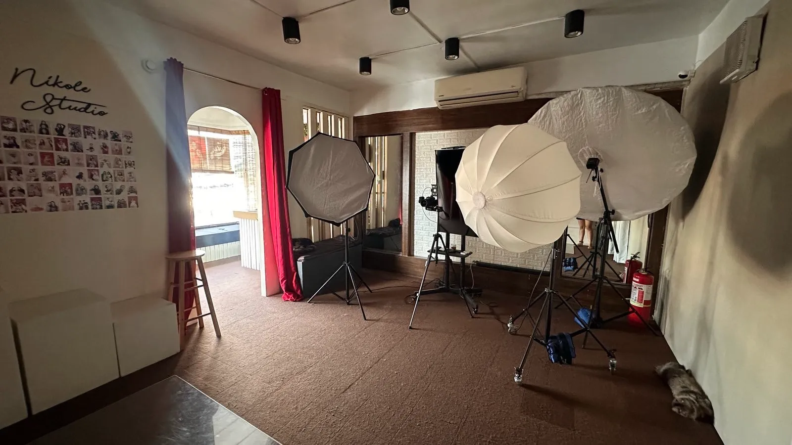 Professional lighting setup on the main shooting floor
